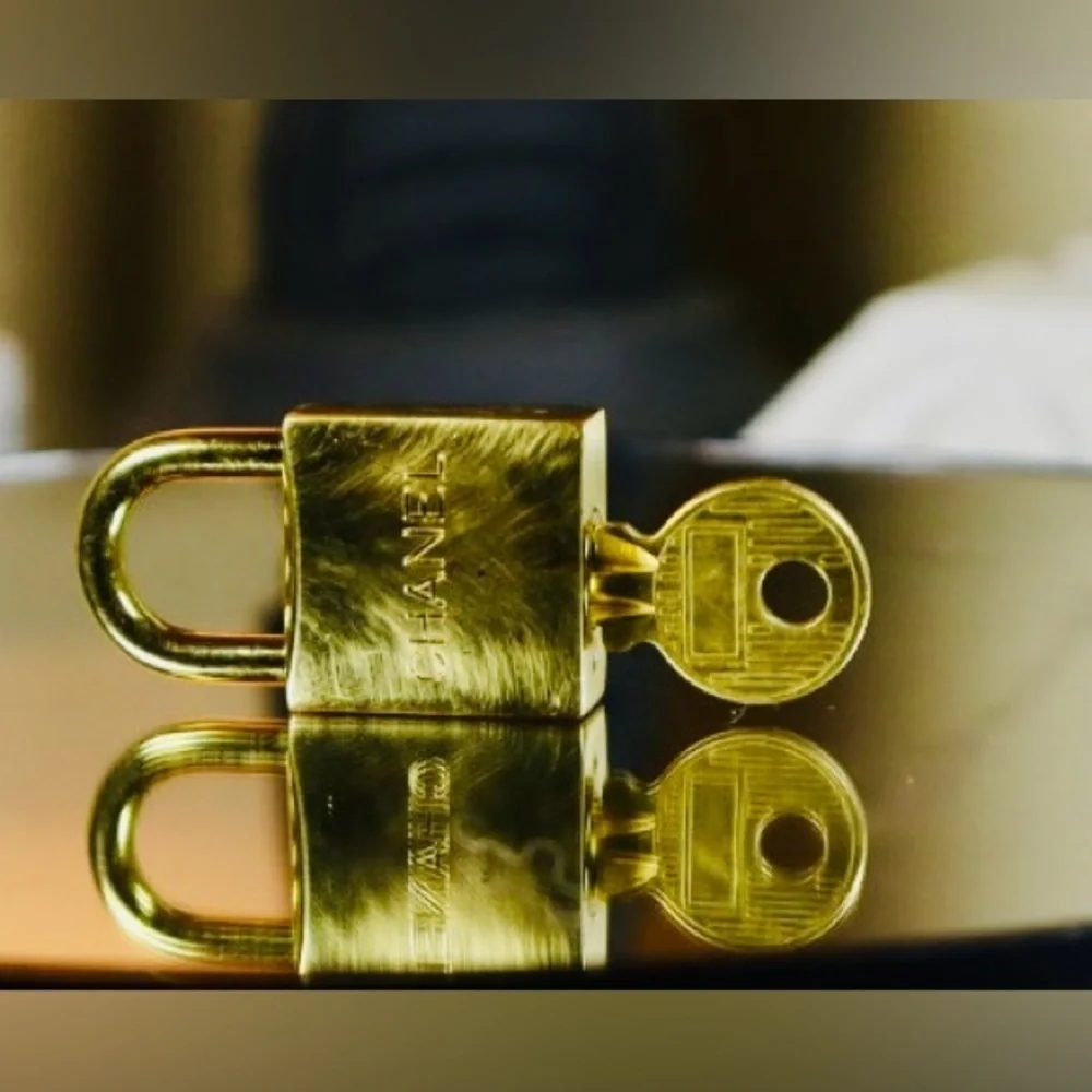“Host Pick” CHANEL VTG Authentic Padlock & Key Set Rare